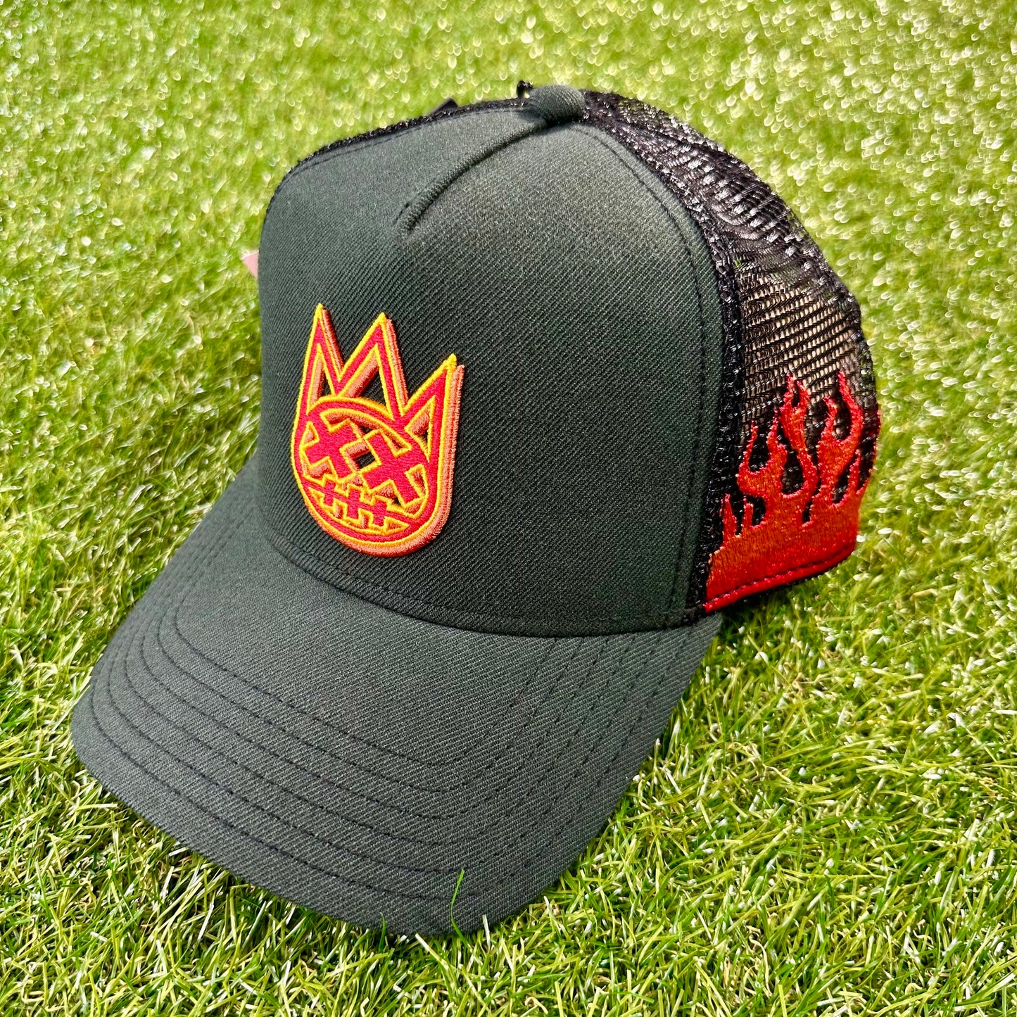Flames Back Mesh Trucker Hat (Blk)